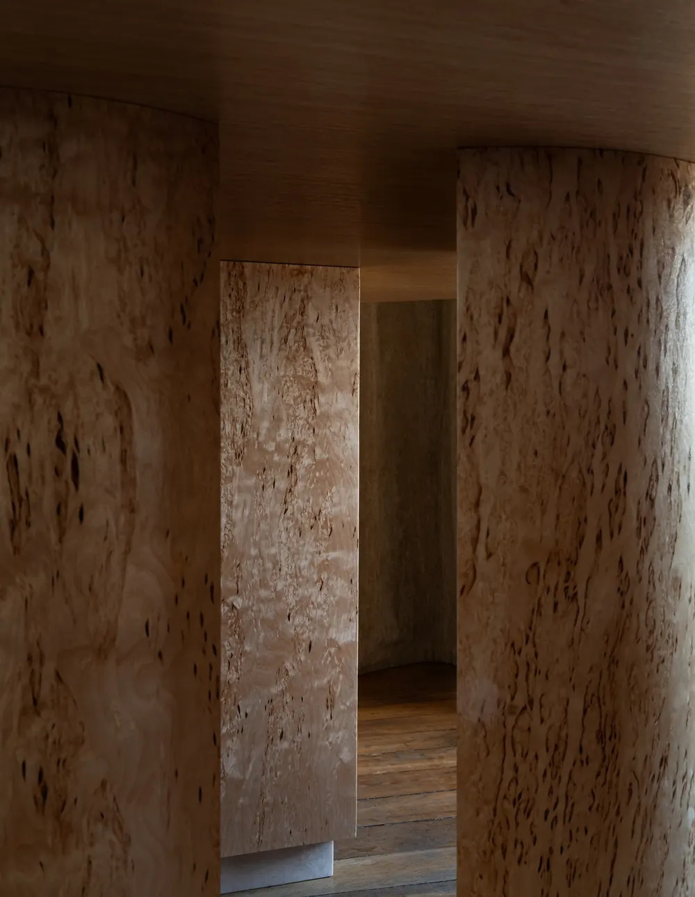 Piètement de la table Dahut en loupe de bouleau